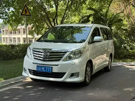TOYOTA ALPHARD 2012
