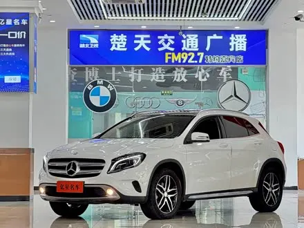 MERCEDES-BENZ GLA 2015
