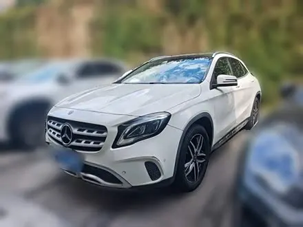 MERCEDES-BENZ GLA 2017