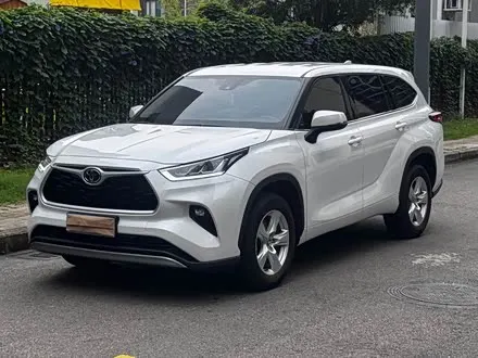 TOYOTA HIGHLANDER 2026