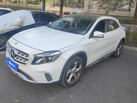 MERCEDES-BENZ GLA 2018