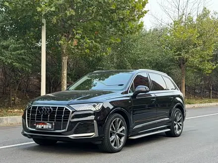 AUDI Q7 2021