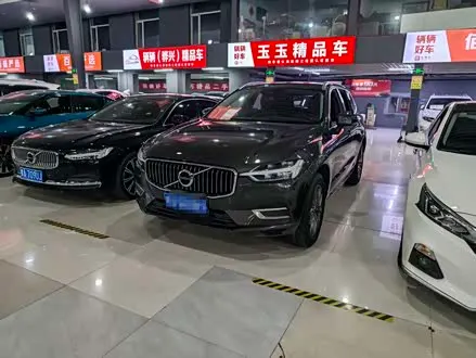 VOLVO XC60 2019