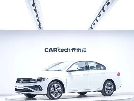VOLKSWAGEN BORA 2023