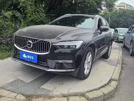 VOLVO XC60 2022