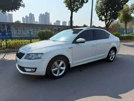 SKODA OCTAVIA 2015 — 125 000 км, Китай — под ключ — фото 1