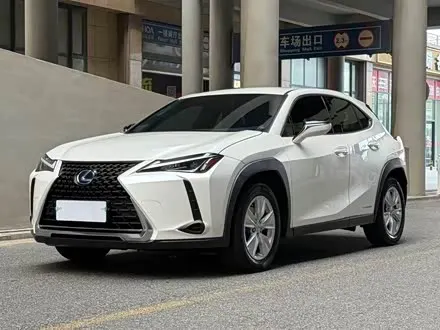 LEXUS UX 2020