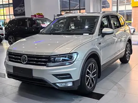VOLKSWAGEN TIGUAN L 2017