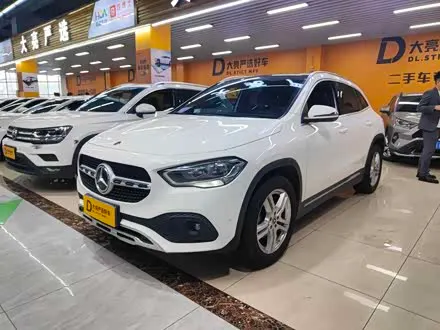 MERCEDES-BENZ GLA 2020