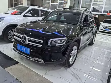 MERCEDES-BENZ GLB 2021
