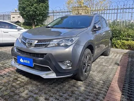 TOYOTA RAV4 2015