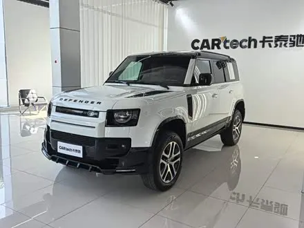 LAND ROVER DEFENDER 2025