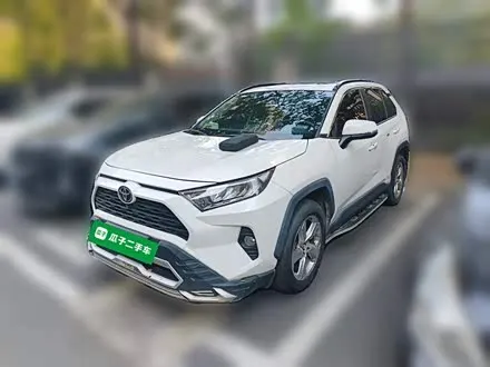 TOYOTA RAV4 2020
