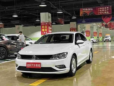 VOLKSWAGEN LAMANDO 2017