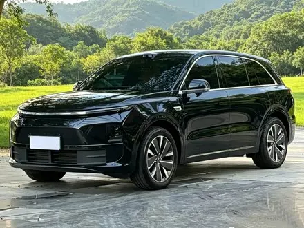 LI AUTO L6 2025