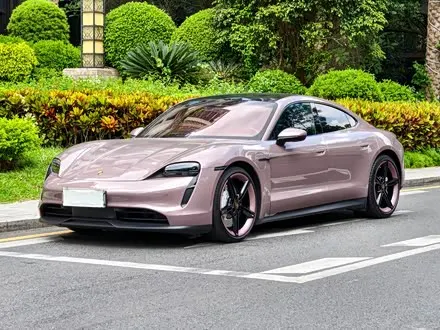 PORSCHE TAYCAN 2022