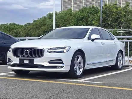 VOLVO S90 2019