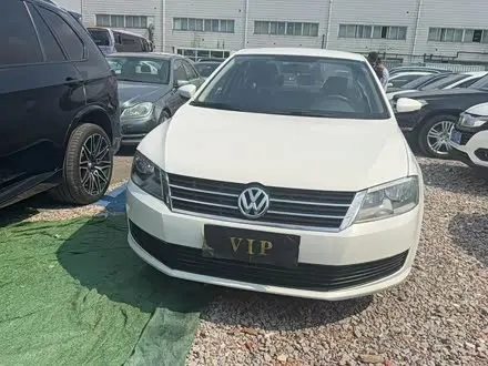 VOLKSWAGEN LAVIDA 2015