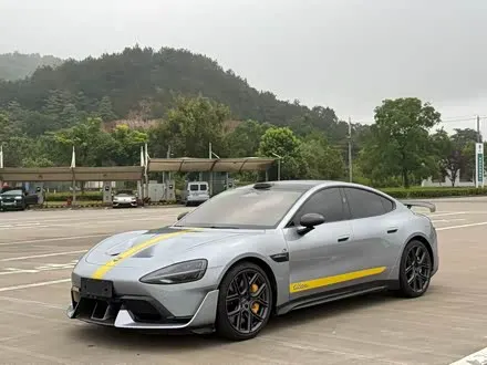 XIAOMI SU7 ULTRA 2025