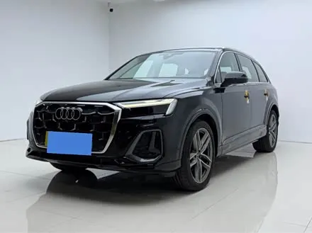 AUDI Q7 2024