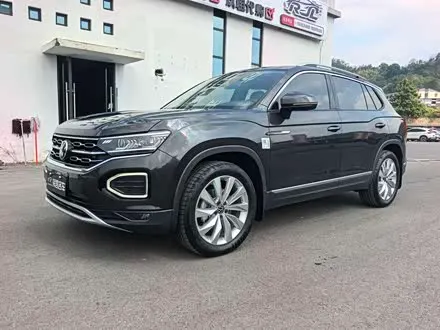 VOLKSWAGEN TAYRON 2022