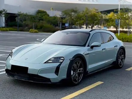 PORSCHE TAYCAN 2024