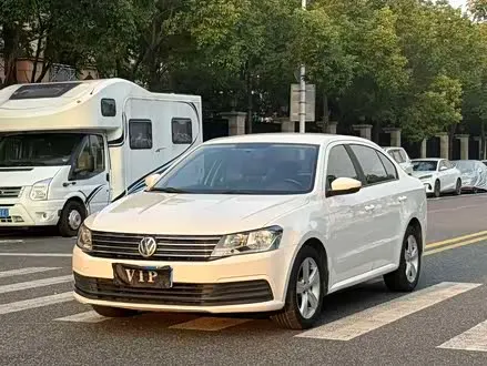 VOLKSWAGEN LAVIDA 2015