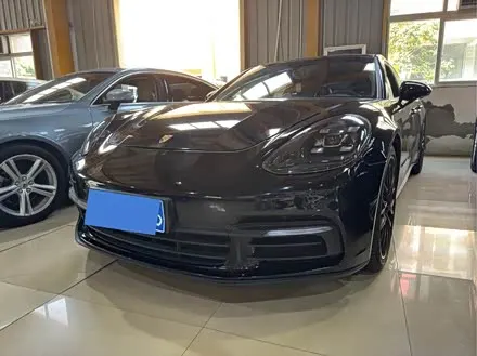 PORSCHE PANAMERA 2019