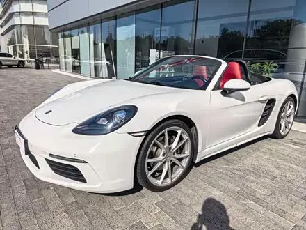 PORSCHE 718 2018
