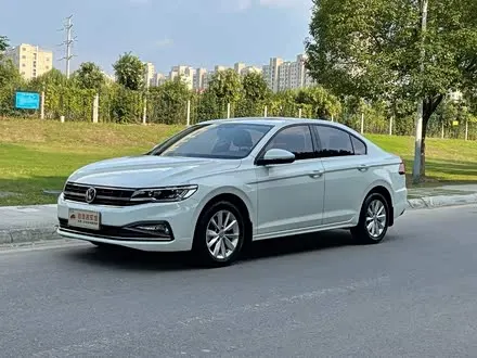 VOLKSWAGEN BORA 2020