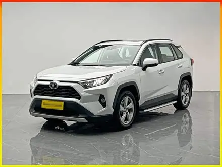 TOYOTA RAV4 2021