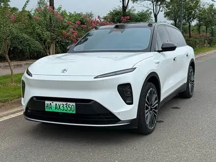 NIO ES8 2023