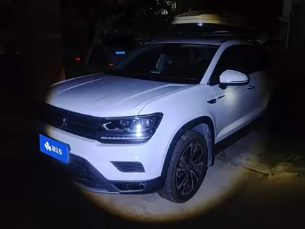 VOLKSWAGEN THARU 2019