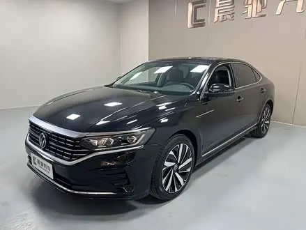 VOLKSWAGEN PASSAT 2023