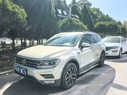 VOLKSWAGEN TIGUAN L 2017