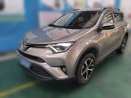 TOYOTA RAV4 2019
