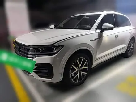 VOLKSWAGEN TOUAREG 2019