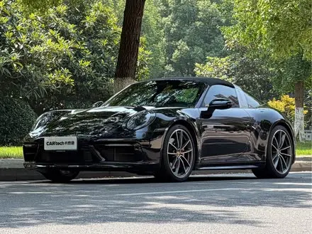 PORSCHE 911 2020