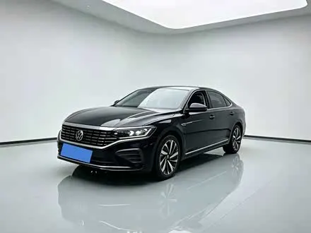 VOLKSWAGEN PASSAT 2024