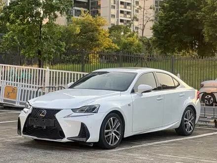 LEXUS IS 2017