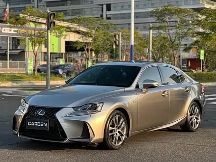LEXUS IS 2017