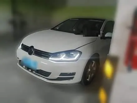 VOLKSWAGEN GOLF 2016