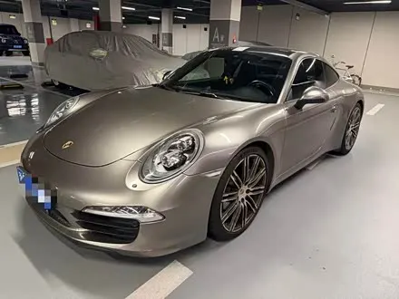PORSCHE 911 2015