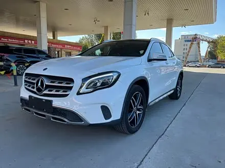 MERCEDES-BENZ GLA 2017