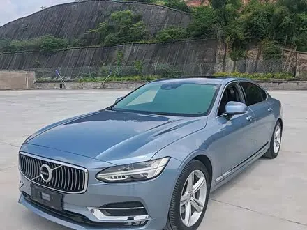 VOLVO S90 2019