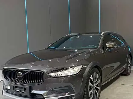 VOLVO V90 2022