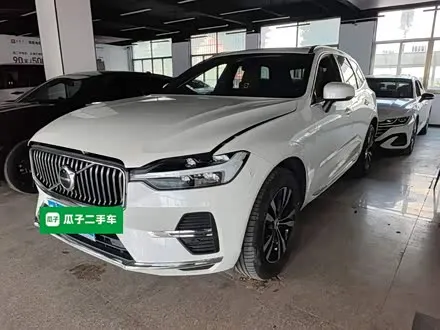 VOLVO XC60 2022
