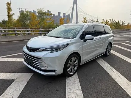 TOYOTA SIENNA 2021