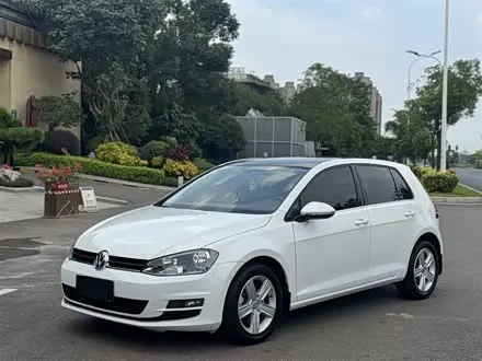 VOLKSWAGEN GOLF 2014