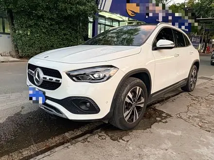 MERCEDES-BENZ GLA 2022